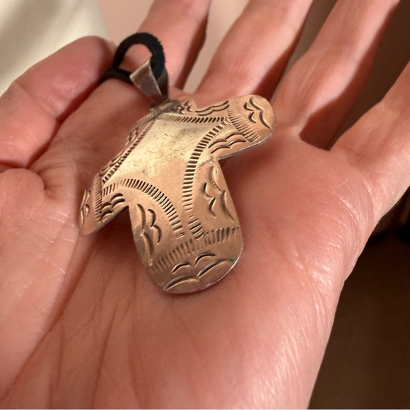 Taxco Vintage 80’ Southwestern Sterling silver oversized cross pendent necklace - Picture 10 of 17